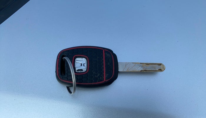 2017 Honda Brio S MT, Petrol, Manual, 98,398 km, Key Close Up