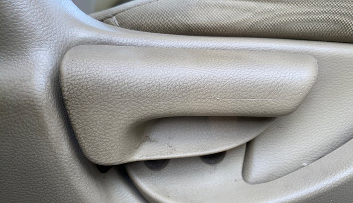 2017 Honda Brio S MT, Petrol, Manual, 98,398 km, Driver Side Adjustment Panel