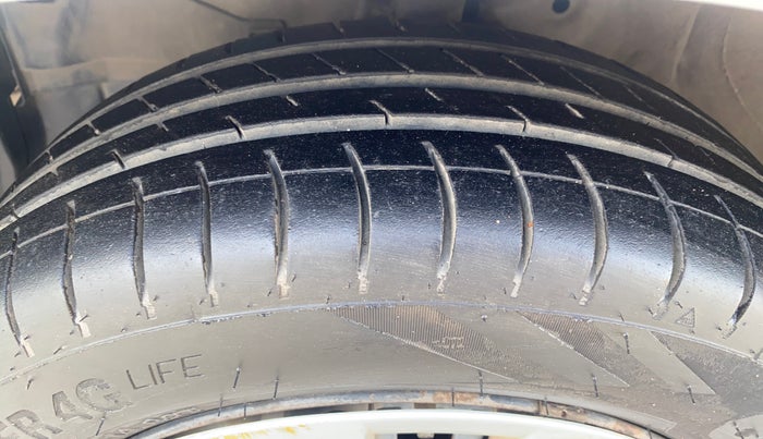 2017 Honda Brio S MT, Petrol, Manual, 98,398 km, Left Front Tyre Tread