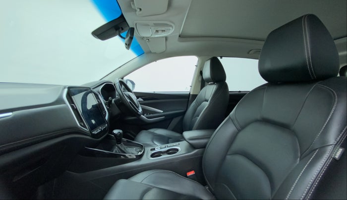 2020 MG HECTOR SHARP 1.5 DCT PETROL, Petrol, Automatic, 77,698 km, Right Side Front Door Cabin
