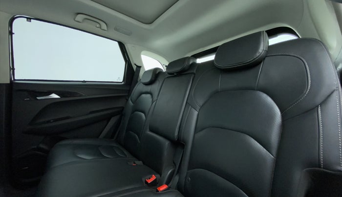 2020 MG HECTOR SHARP 1.5 DCT PETROL, Petrol, Automatic, 77,698 km, Right Side Rear Door Cabin