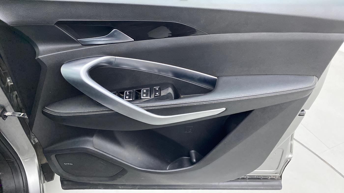 2020 MG HECTOR SHARP 1.5 DCT PETROL, Petrol, Automatic, 77,698 km, Driver Side Door Panels Control