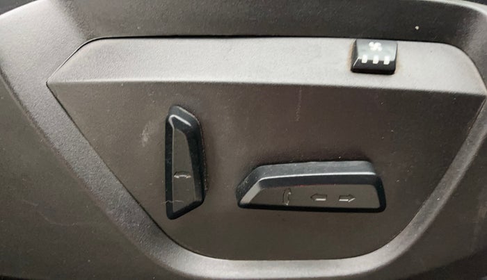 2022 Tata Harrier XZA PLUS 2.0L KRYOTEC HALO EDITION, Diesel, Automatic, 75,663 km, Driver Side Adjustment Panel