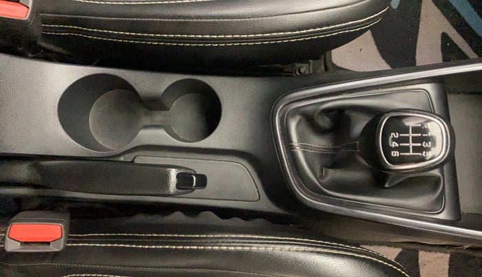 2022 Hyundai NEW I20 SPORTZ 1.5 MT, Diesel, Manual, 76,841 km, Gear Lever