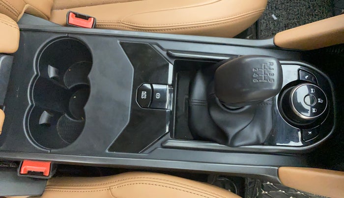 2024 Tata Safari ADVENTURE PLUS, Diesel, Manual, 29,863 km, Gear Lever