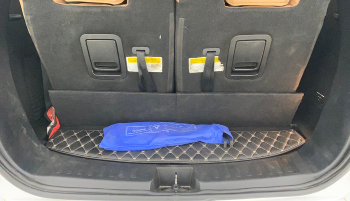 2024 Tata Safari ADVENTURE PLUS, Diesel, Manual, 29,863 km, Boot Inside