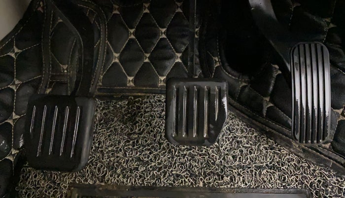 2024 Tata Safari ADVENTURE PLUS, Diesel, Manual, 29,863 km, Pedals