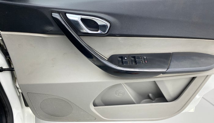 2018 Tata Tiago XZA PETROL, Petrol, Automatic, 91,442 km, Driver Side Door Panels Control