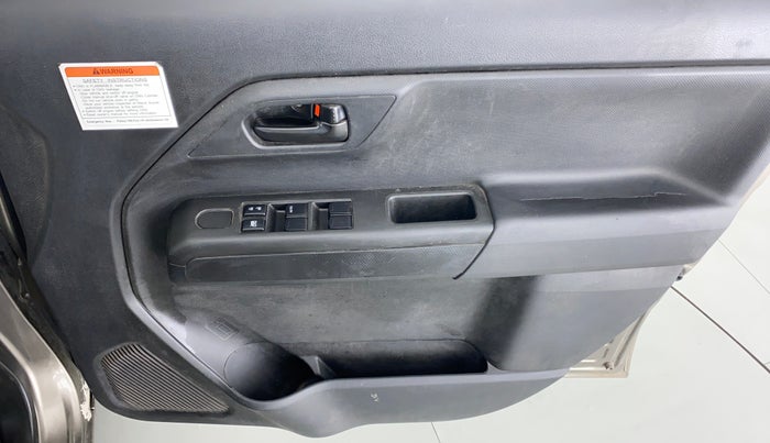 2019 Maruti New Wagon-R LXI CNG 1.0 L, CNG, Manual, 58,736 km, Driver Side Door Panels Control