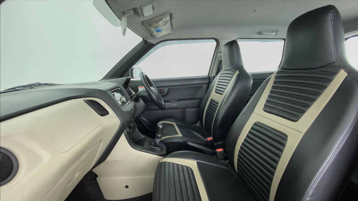 2019 Maruti New Wagon-R LXI CNG 1.0 L, CNG, Manual, 58,736 km, Right Side Front Door Cabin