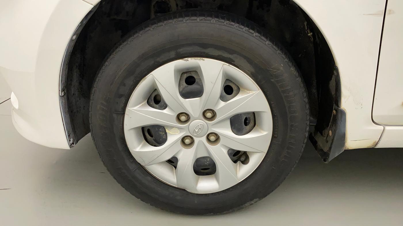 2015 Hyundai Elite i20 MAGNA 1.2, Petrol, Manual, 25,459 km, Left Front Wheel