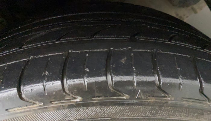 2014 Hyundai Verna FLUIDIC 1.6 VTVT SX AT, Petrol, Automatic, 79,210 km, Left Rear Tyre Tread