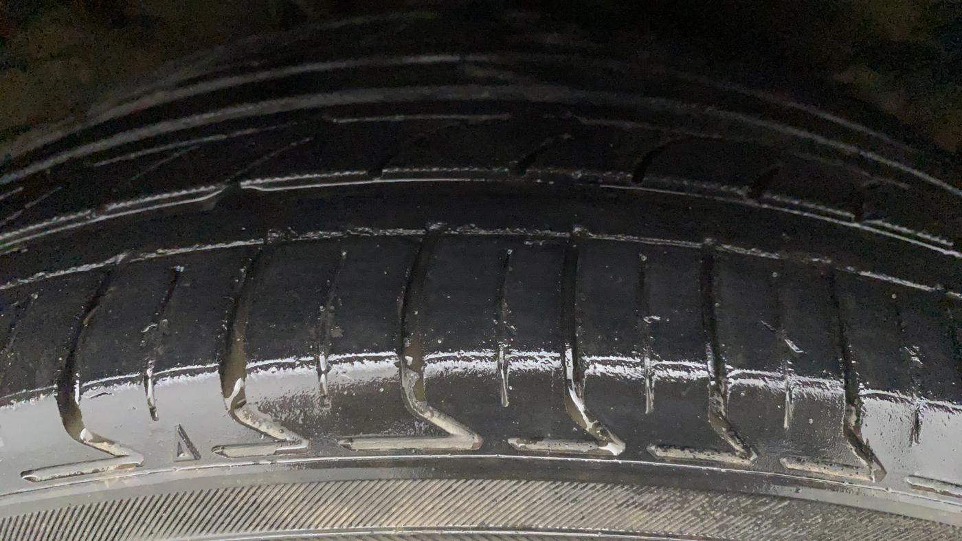 2014 Hyundai Verna FLUIDIC 1.6 VTVT SX AT, Petrol, Automatic, 79,210 km, Right Front Tyre Tread