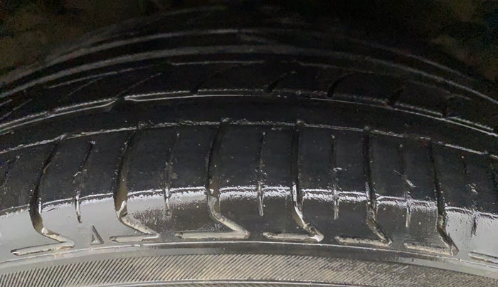2014 Hyundai Verna FLUIDIC 1.6 VTVT SX AT, Petrol, Automatic, 79,210 km, Right Front Tyre Tread