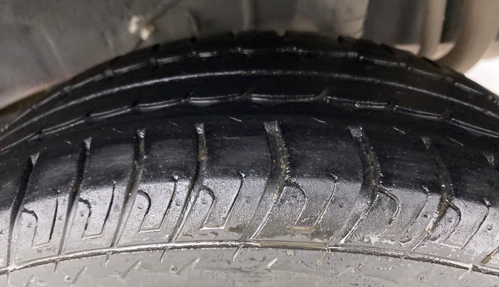 2017 Datsun Go T, Petrol, Manual, 85,298 km, Left Rear Tyre Tread
