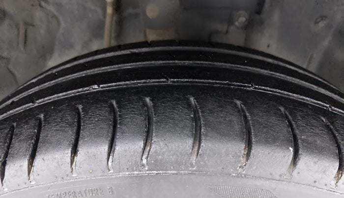 2017 Datsun Go T, Petrol, Manual, 85,298 km, Right Front Tyre Tread
