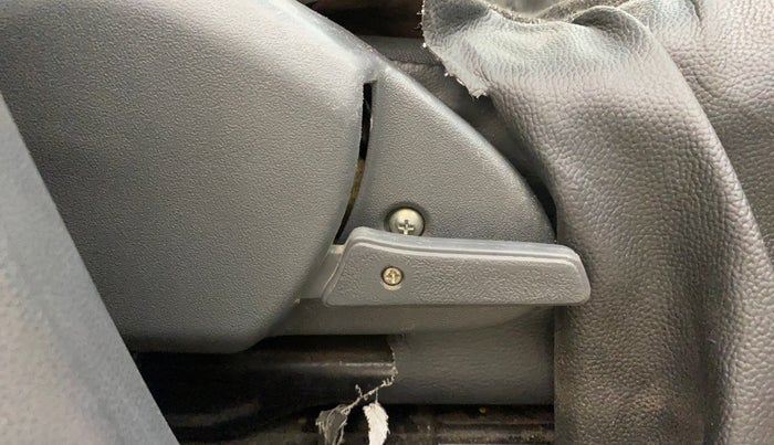 2019 Maruti Alto 800 LXI, Petrol, Manual, 38,255 km, Driver Side Adjustment Panel