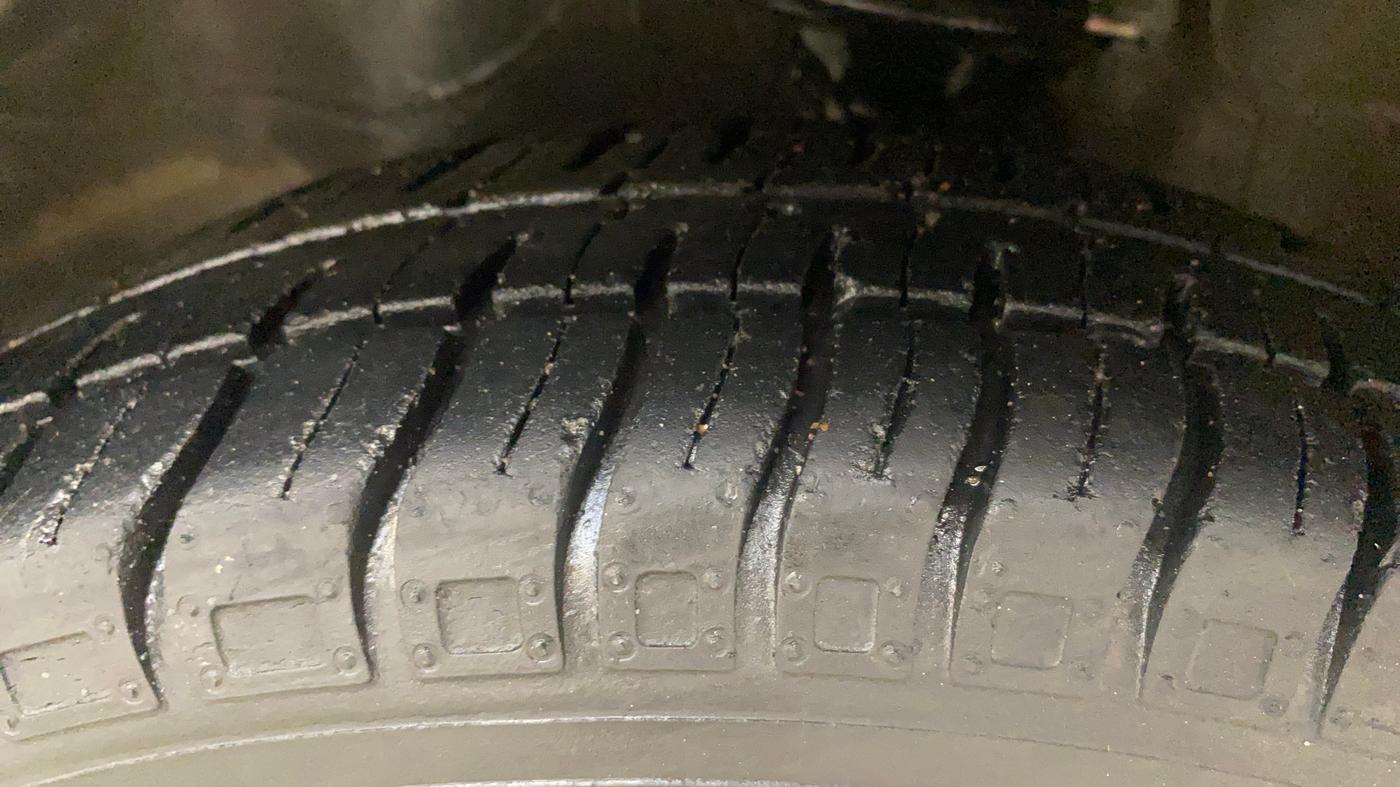 2019 Maruti Alto 800 LXI, Petrol, Manual, 38,255 km, Left Front Tyre Tread