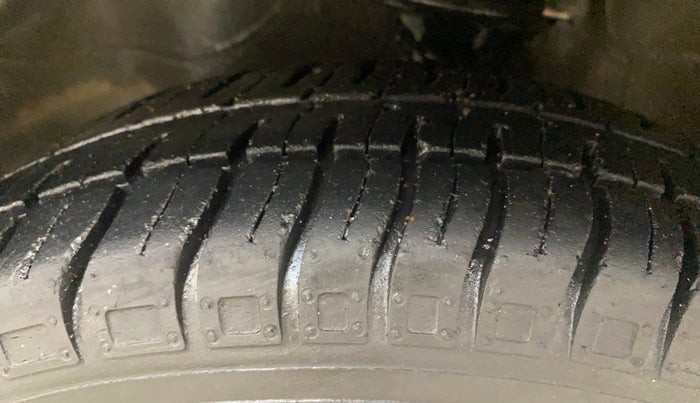 2019 Maruti Alto 800 LXI, Petrol, Manual, 38,255 km, Left Front Tyre Tread
