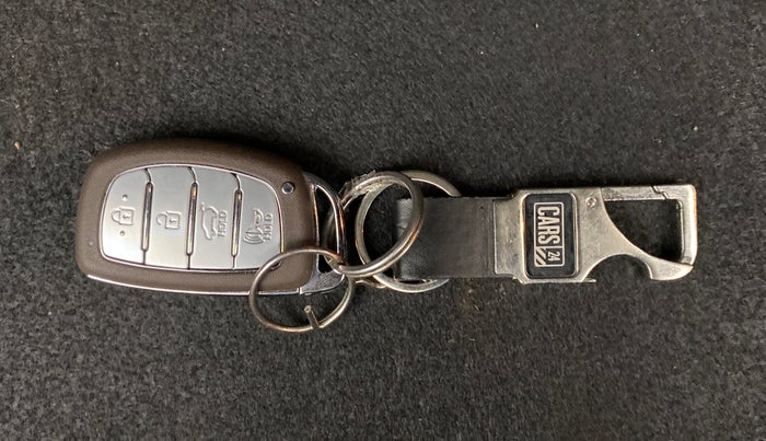 2020 Hyundai VENUE 1.0 TURBO GDI SX+ AT, Petrol, Automatic, 14,318 km, Key Close Up
