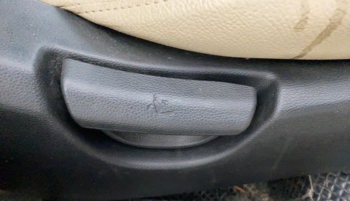 2014 Hyundai Grand i10 SPORTZ 1.2 KAPPA VTVT, Petrol, Manual, 85,786 km, Driver Side Adjustment Panel