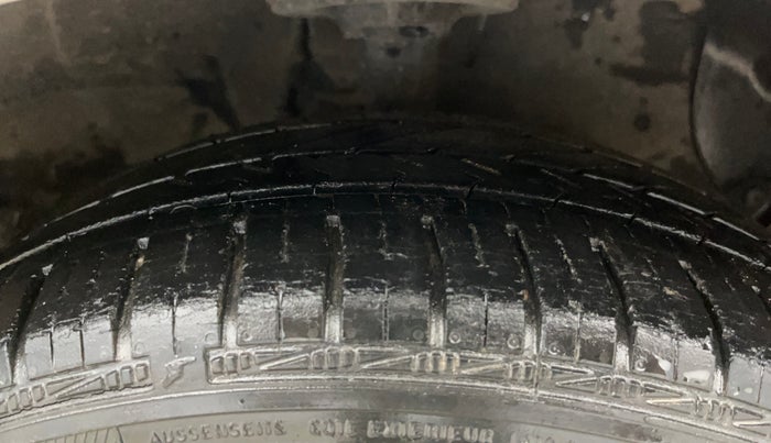 2016 Hyundai Grand i10 1.2 SPORTZ PRIME EDITION VTVT, Petrol, Manual, 36,860 km, Right Front Tyre Tread