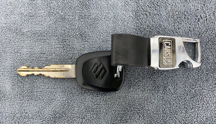 2014 Maruti Swift LXI D, Petrol, Manual, 31,943 km, Key Close Up