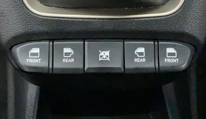 2021 Hyundai NEW SANTRO 1.1 MAGNA MT, Petrol, Manual, 2,526 km, Driver Side Door Panels Control
