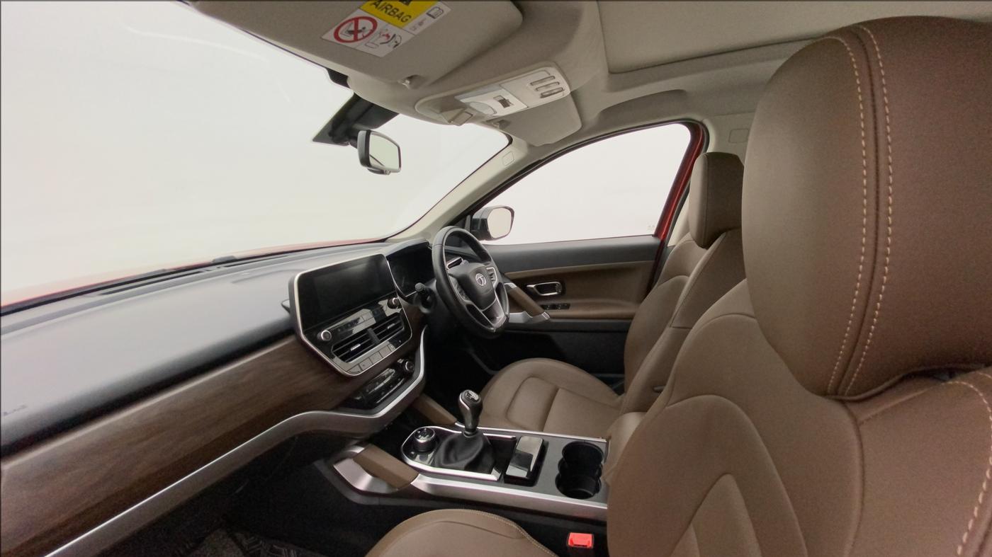 2021 Tata Harrier XZ PLUS 2.0L DUAL TONE, Diesel, Manual, 46,434 km, Right Side Front Door Cabin