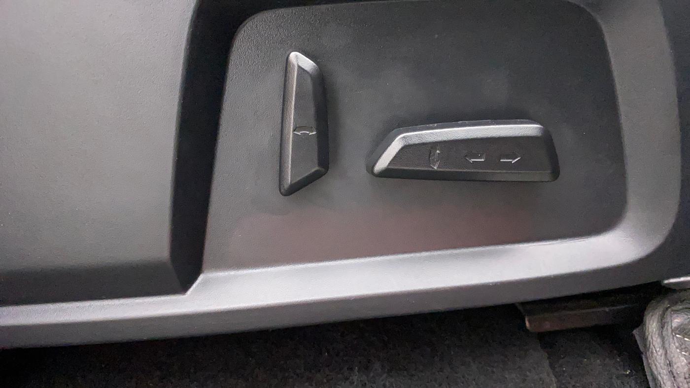 2021 Tata Harrier XZ PLUS 2.0L DUAL TONE, Diesel, Manual, 46,434 km, Driver Side Adjustment Panel