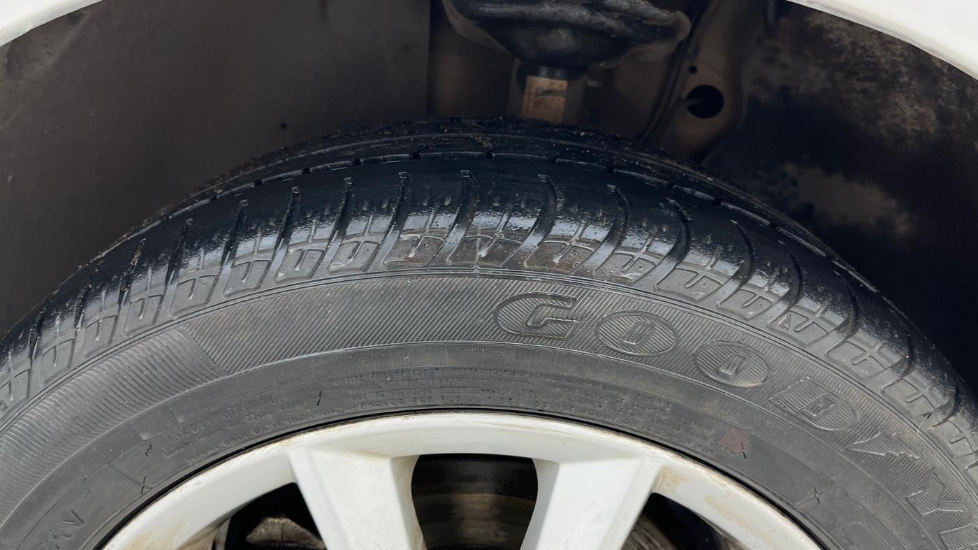 2014 Skoda Octavia ELEGANCE 2.0 TDI AT, Diesel, Automatic, 79,605 km, Left Front Tyre Tread