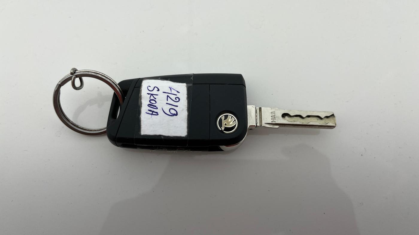 2014 Skoda Octavia ELEGANCE 2.0 TDI AT, Diesel, Automatic, 79,605 km, Key Close Up