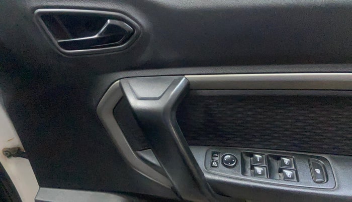 2022 Renault Kiger RXZ MT, Petrol, Manual, 50,214 km, Driver Side Door Panels Control