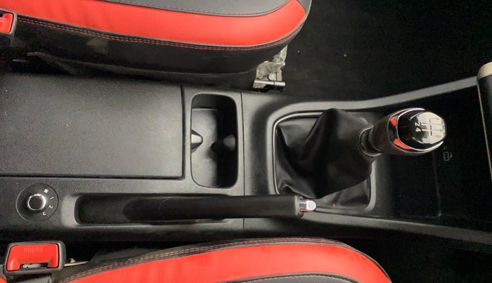 2022 Renault TRIBER RXZ, Petrol, Manual, 20,854 km, Gear Lever