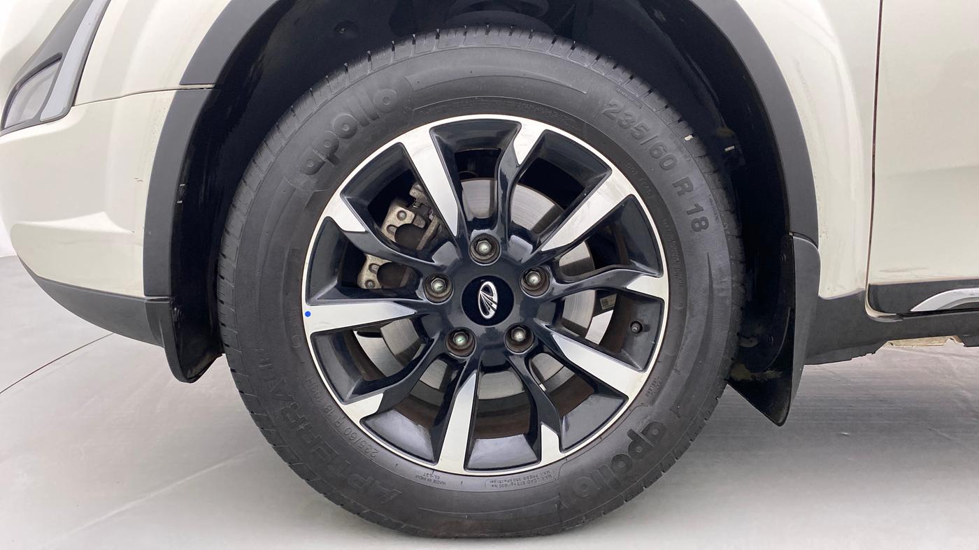 2019 Mahindra XUV500 W11 AT, Diesel, Automatic, 7,862 km, Left Front Wheel