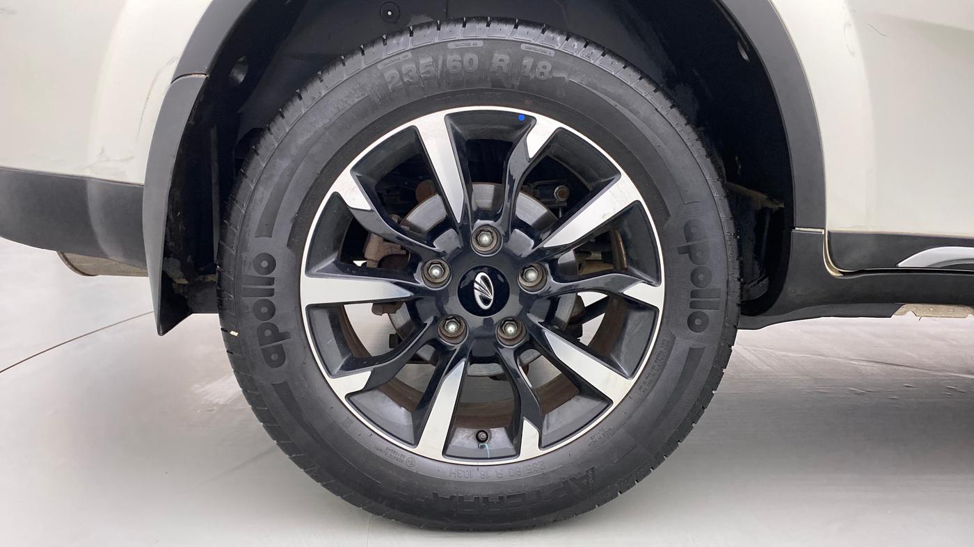 2019 Mahindra XUV500 W11 AT, Diesel, Automatic, 7,862 km, Right Rear Wheel