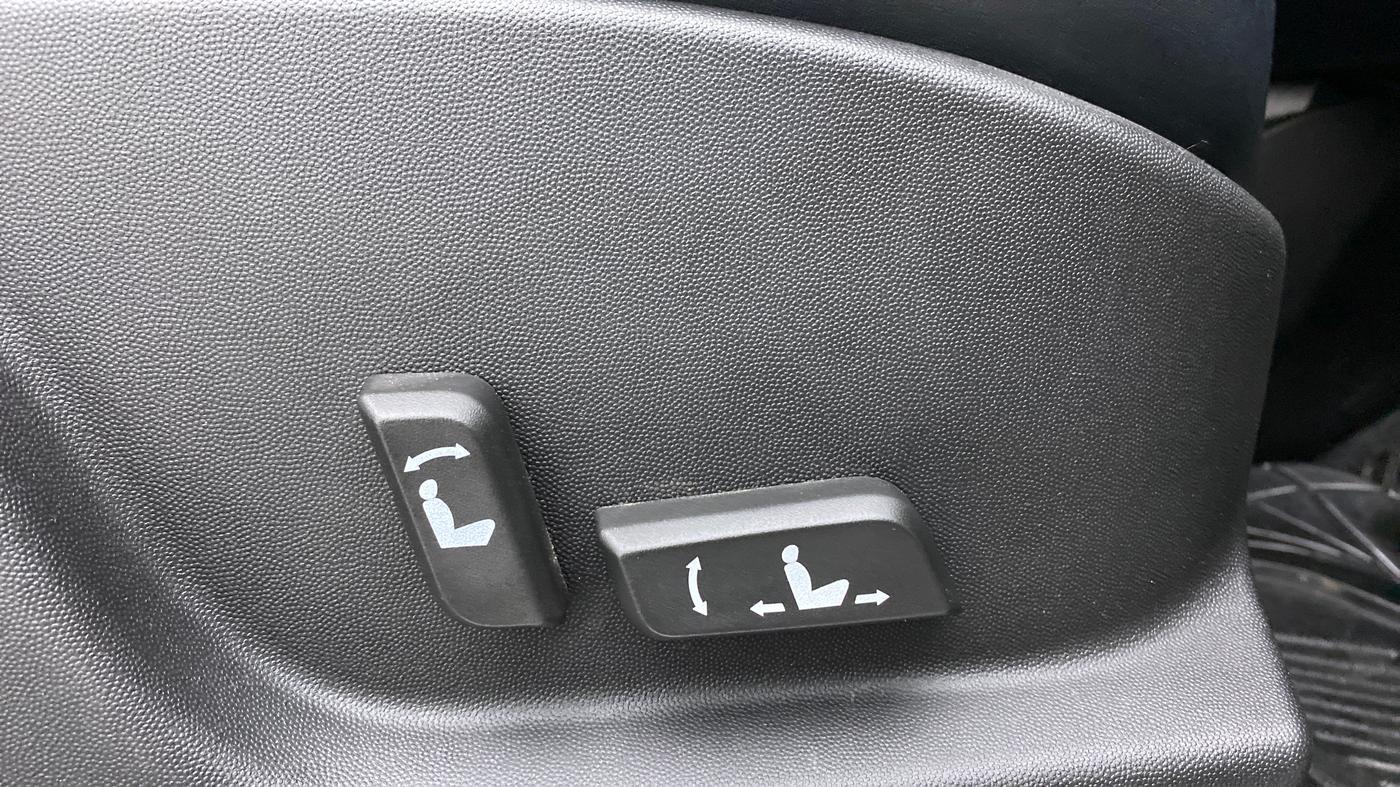 2019 Mahindra XUV500 W11 AT, Diesel, Automatic, 7,862 km, Electrically Adjustable Driver's Seat