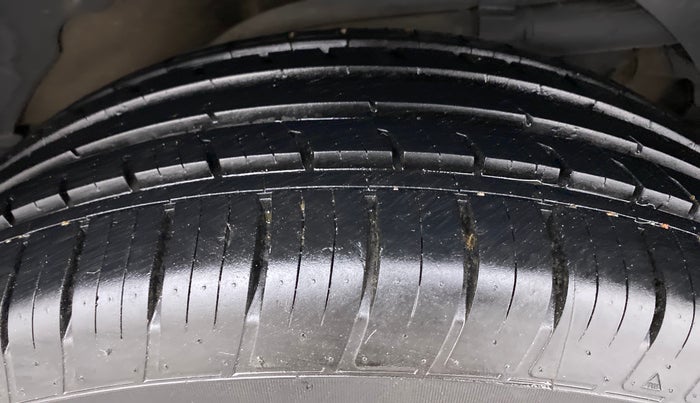 2019 Mahindra XUV500 W11 AT, Diesel, Automatic, 7,862 km, Left Rear Tyre Tread