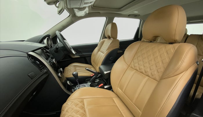 2019 Mahindra XUV500 W11 AT, Diesel, Automatic, 7,862 km, Right Side Front Door Cabin