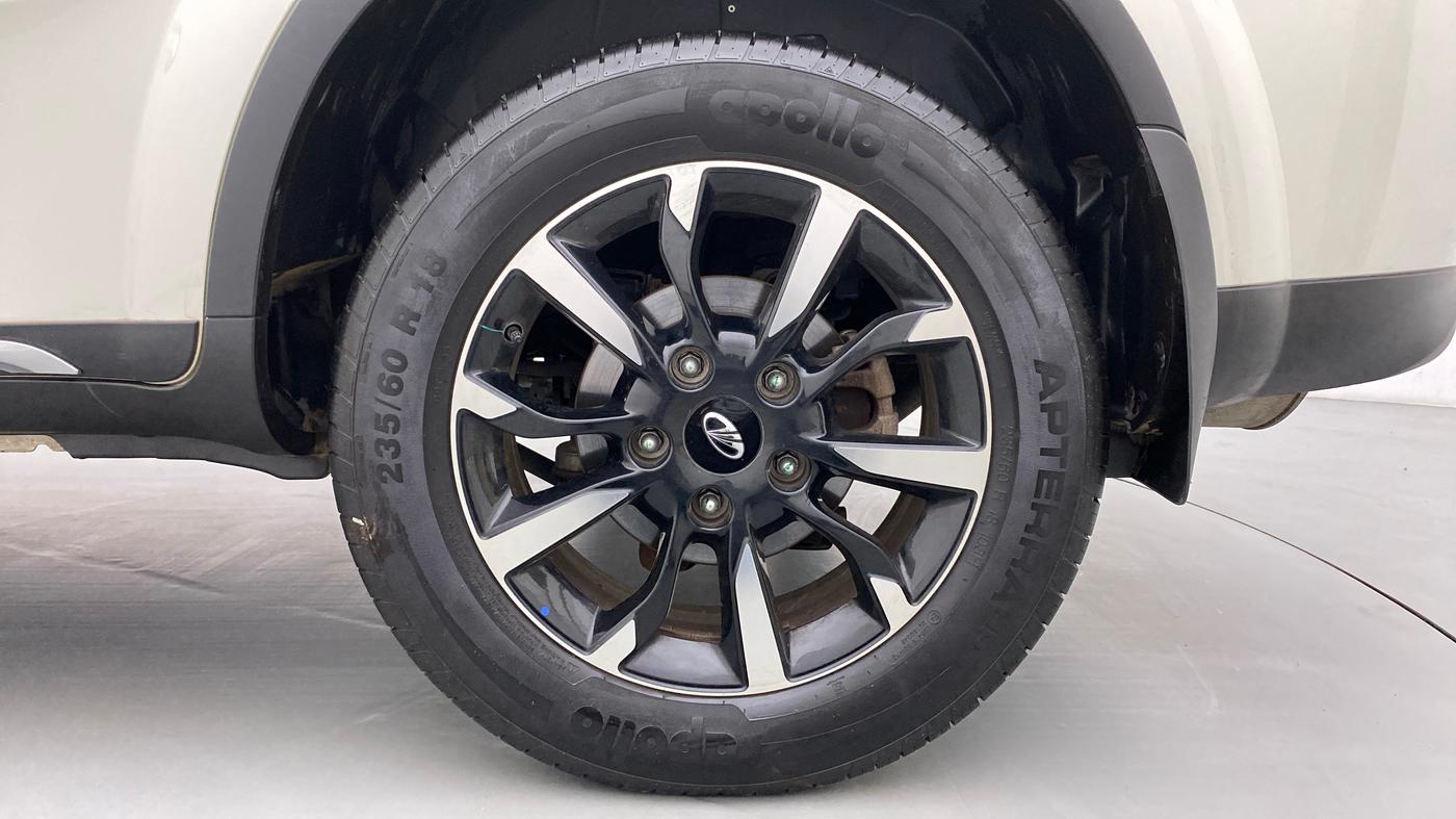2019 Mahindra XUV500 W11 AT, Diesel, Automatic, 7,862 km, Left Rear Wheel