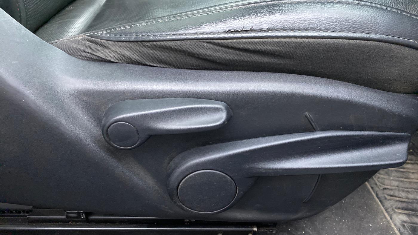 2019 Jeep Compass TRAILHAWK 2.0  AT 4X4, Diesel, Automatic, 85,500 km, Driver Side Adjustment Panel