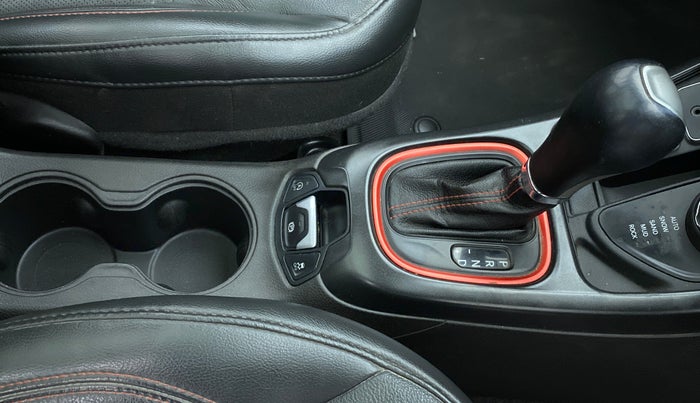 2019 Jeep Compass TRAILHAWK 2.0  AT 4X4, Diesel, Automatic, 85,500 km, Gear Lever