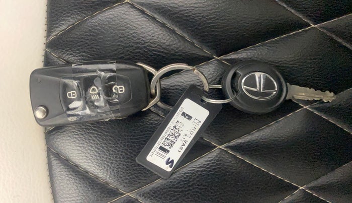 2017 Tata TIGOR XZ (O) PETROL, Petrol, Manual, 56,962 km, Key Close Up