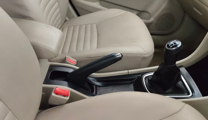 2017 Maruti Ciaz VXI+, Petrol, Manual, 42,275 km, Gear Lever