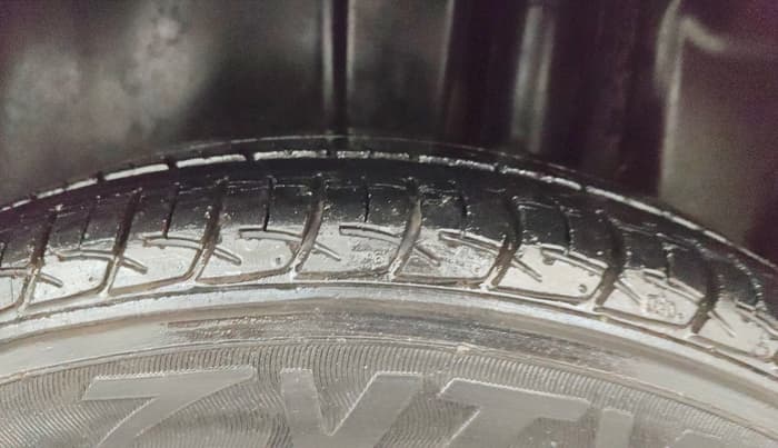 2017 Maruti Ciaz VXI+, Petrol, Manual, 42,275 km, Left Rear Tyre Tread