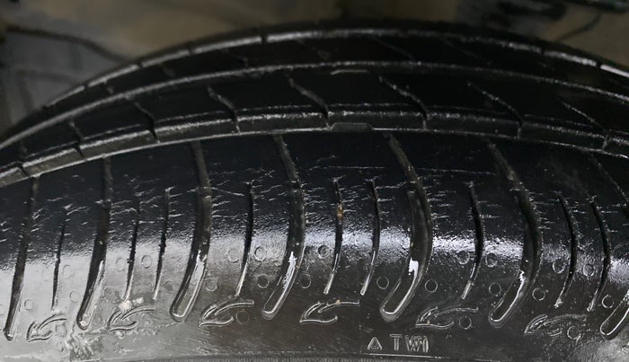 2019 Maruti S PRESSO VXI PLUS, Petrol, Manual, 32,624 km, Left Front Tyre Tread