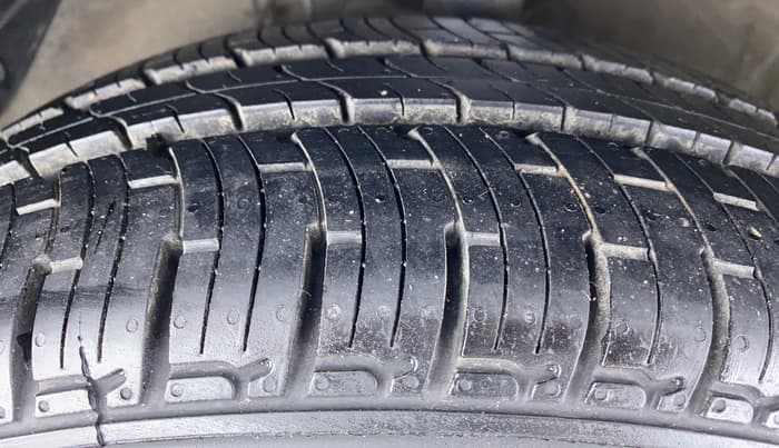 2013 Hyundai i20 SPORTZ 1.4 CRDI, Diesel, Manual, 88,896 km, Left Front Tyre Tread
