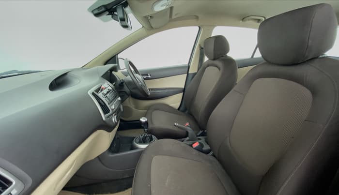 2013 Hyundai i20 SPORTZ 1.4 CRDI, Diesel, Manual, 88,896 km, Right Side Front Door Cabin