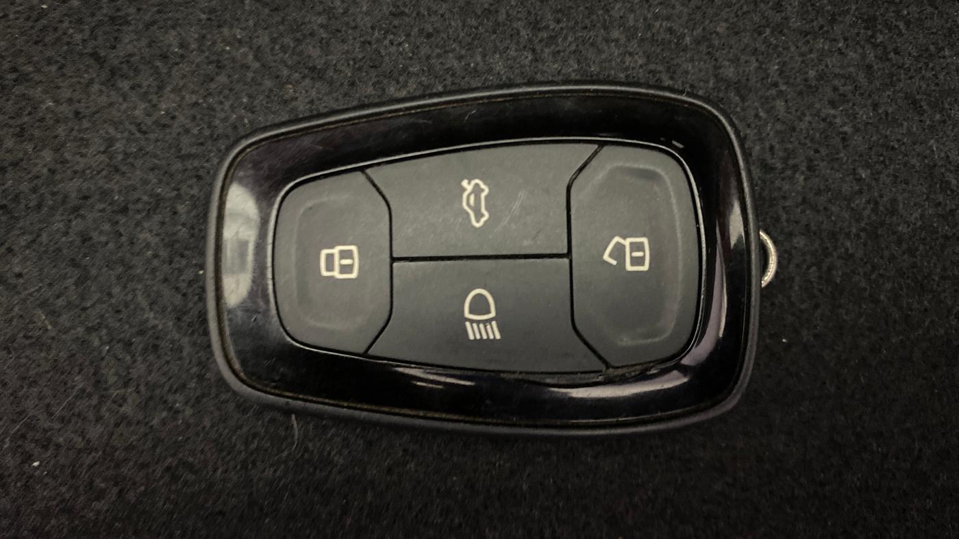 2020 Tata ALTROZ XZ PETROL, Petrol, Manual, 30,067 km, Key Close Up