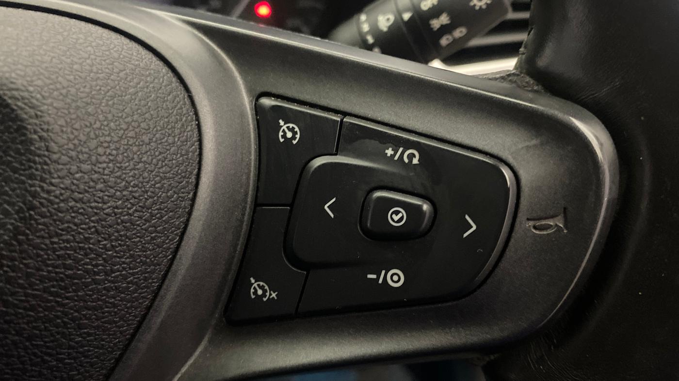 2020 Tata ALTROZ XZ PETROL, Petrol, Manual, 30,067 km, Adaptive Cruise Control
